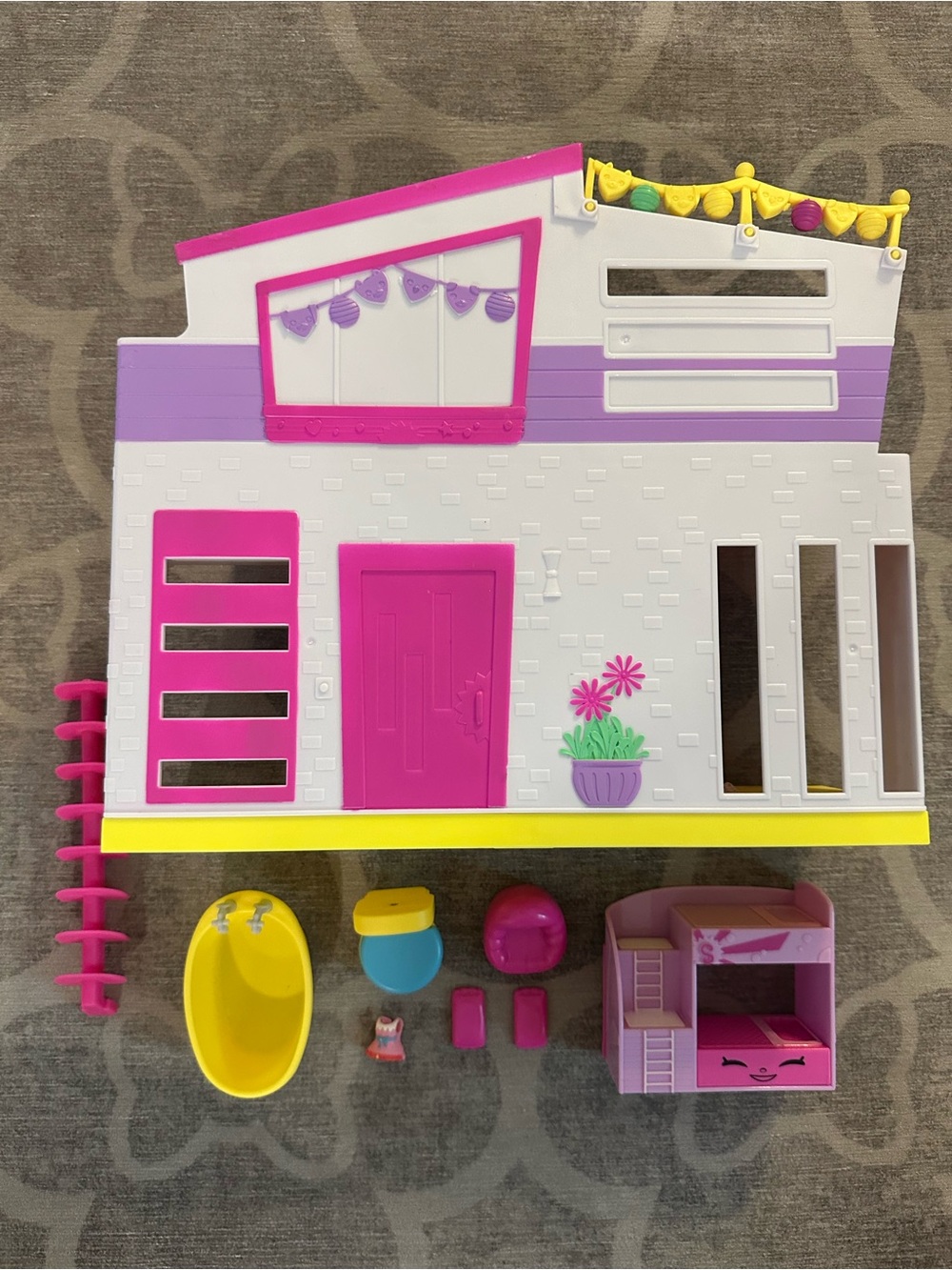 Shopkins Happy Places Happy Home playset by Moose Toys